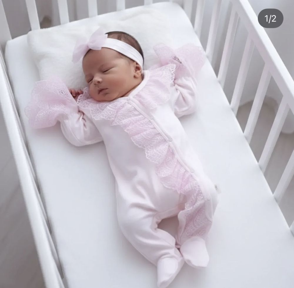 Ніжний комбінезон для маленької принцеси 