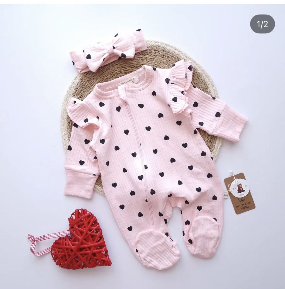 Ніжний чоловічок з сердечками 